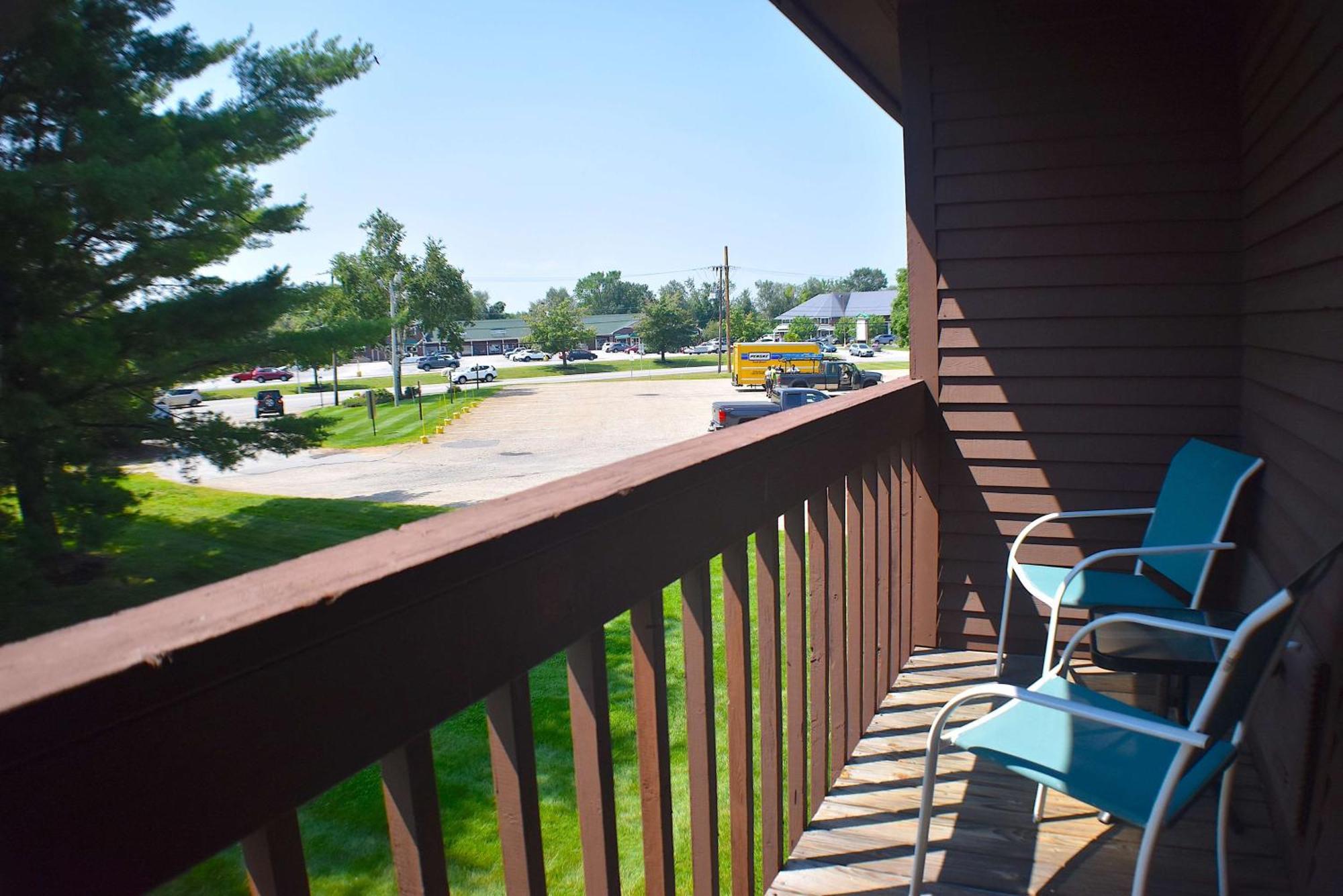 Fireside Inn & Suites Ґілфорд Екстер'єр фото