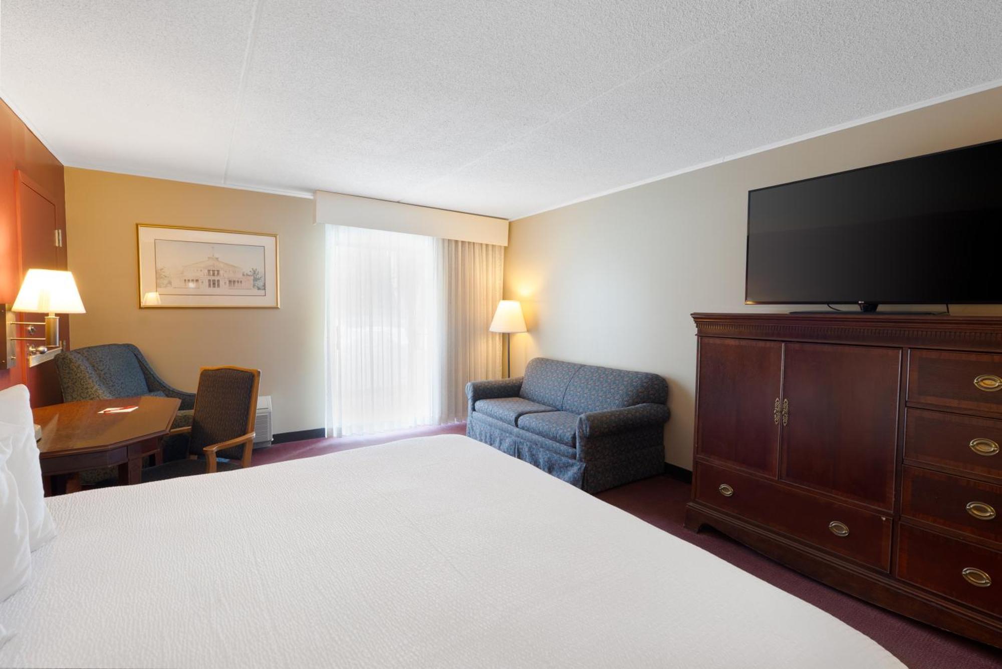 Fireside Inn & Suites Ґілфорд Номер фото