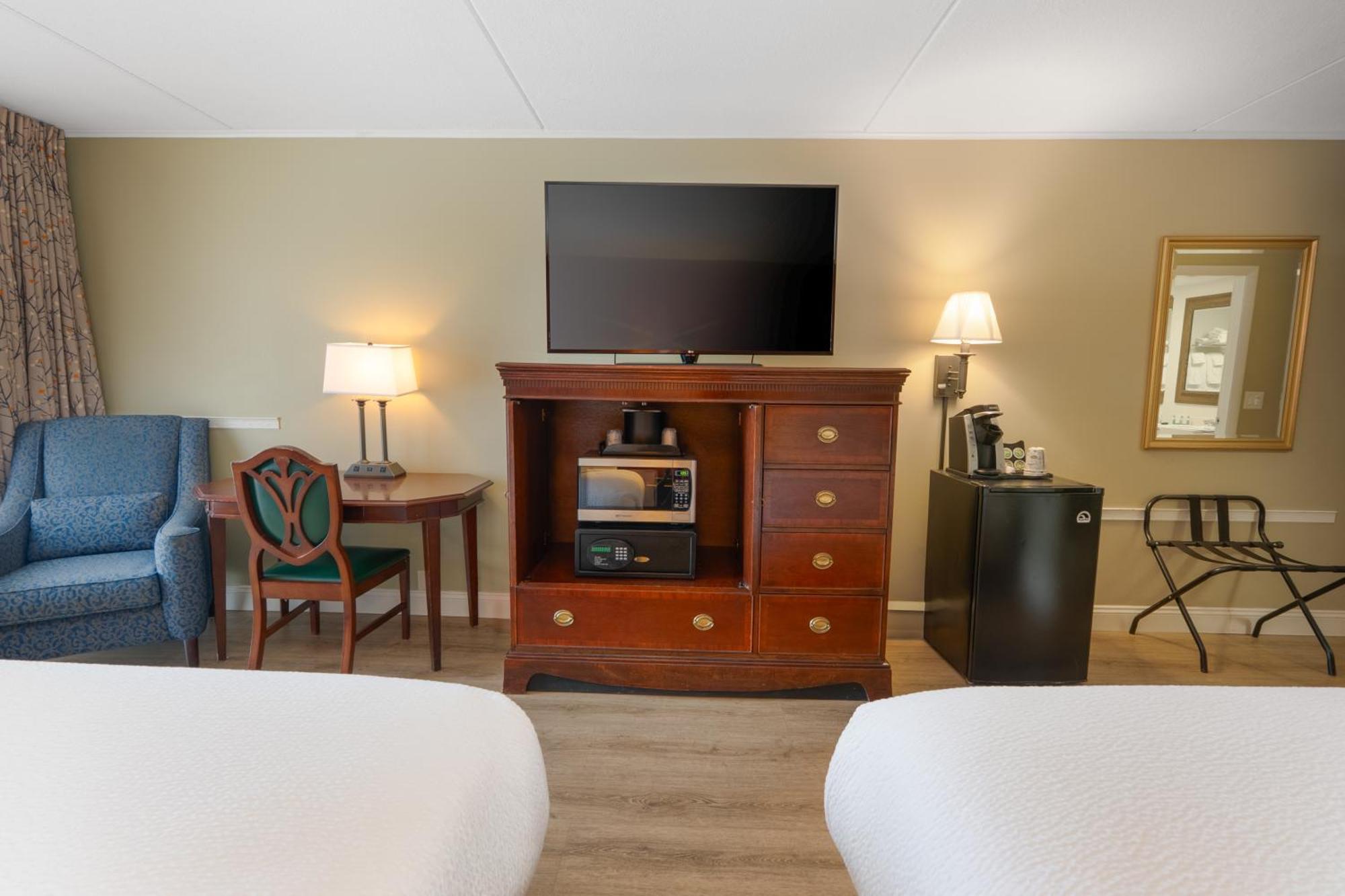Fireside Inn & Suites Ґілфорд Екстер'єр фото