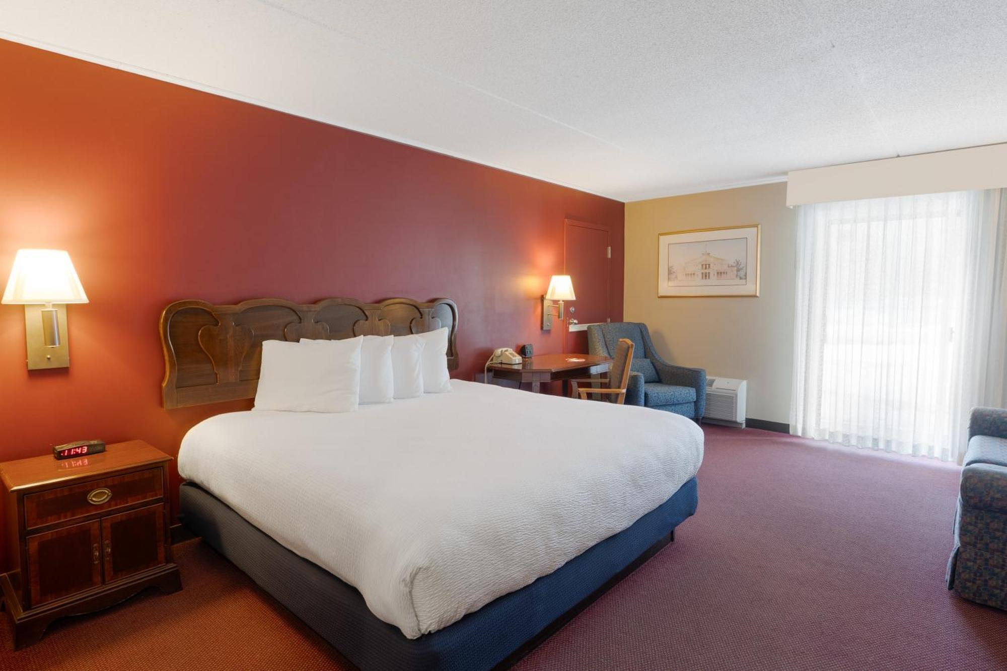 Fireside Inn & Suites Ґілфорд Номер фото