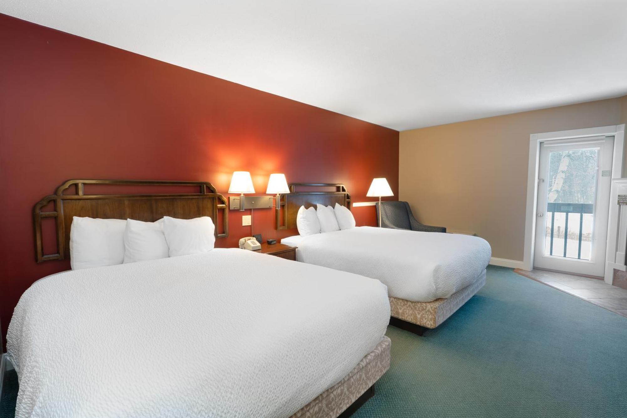 Fireside Inn & Suites Ґілфорд Номер фото