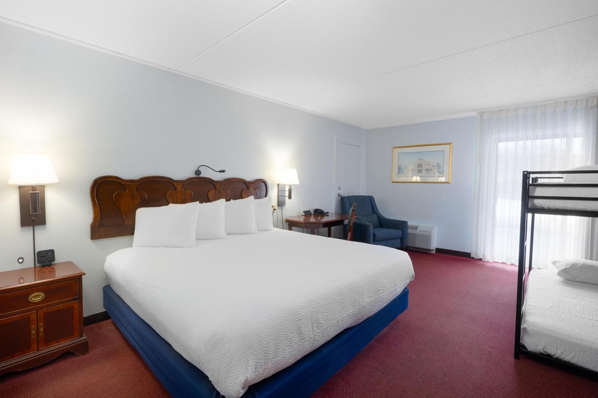 Fireside Inn & Suites Ґілфорд Номер фото