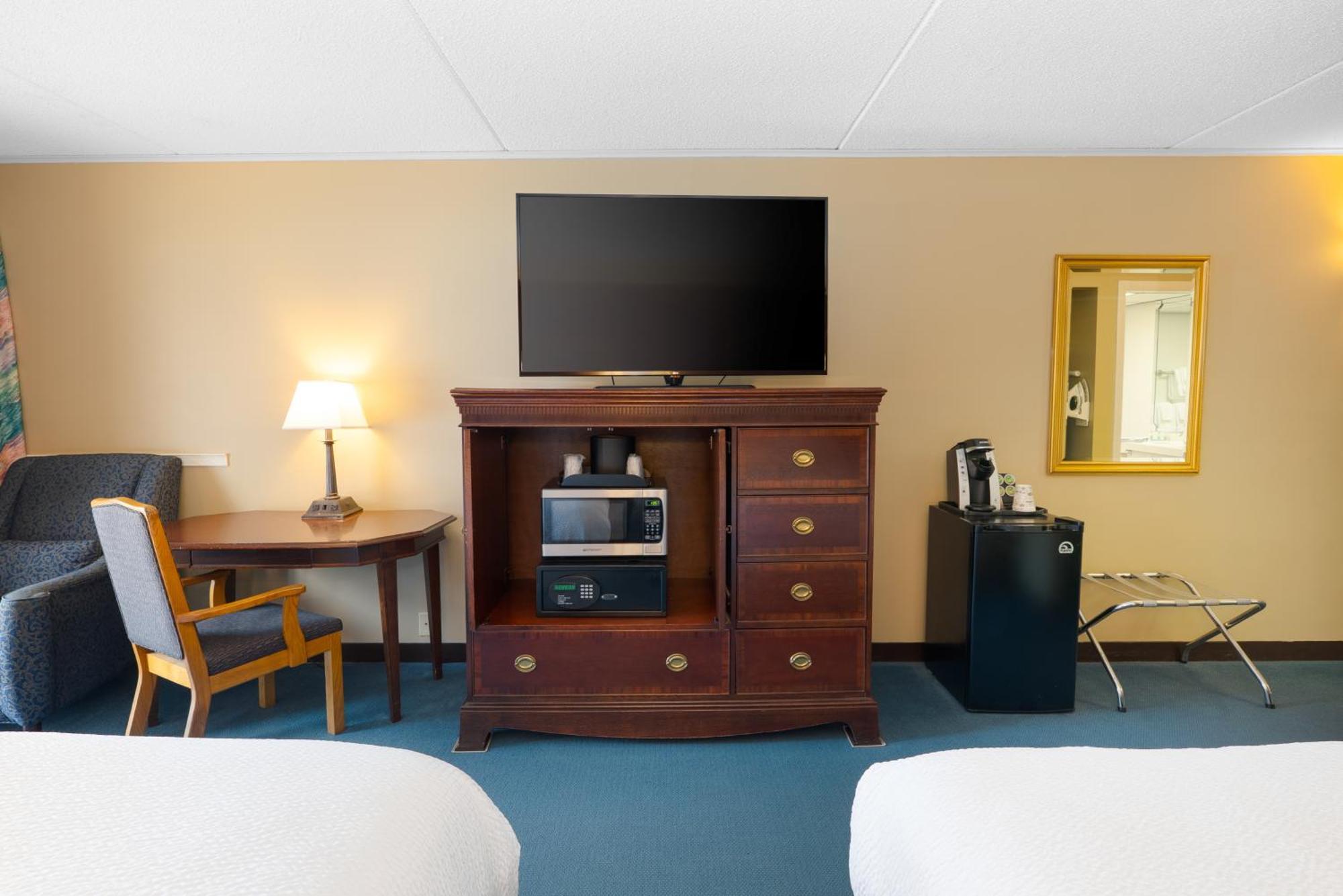 Fireside Inn & Suites Ґілфорд Номер фото