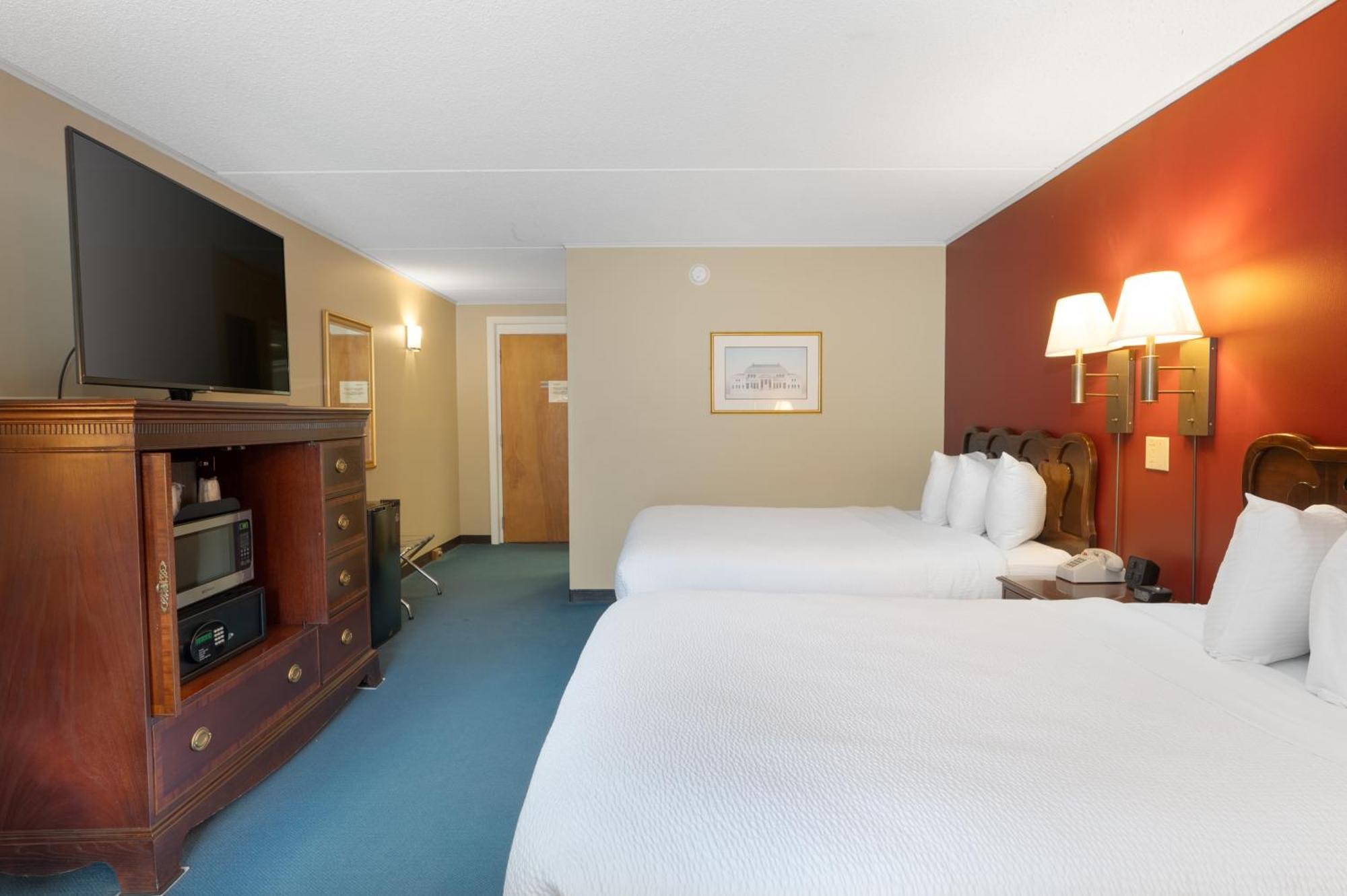 Fireside Inn & Suites Ґілфорд Номер фото