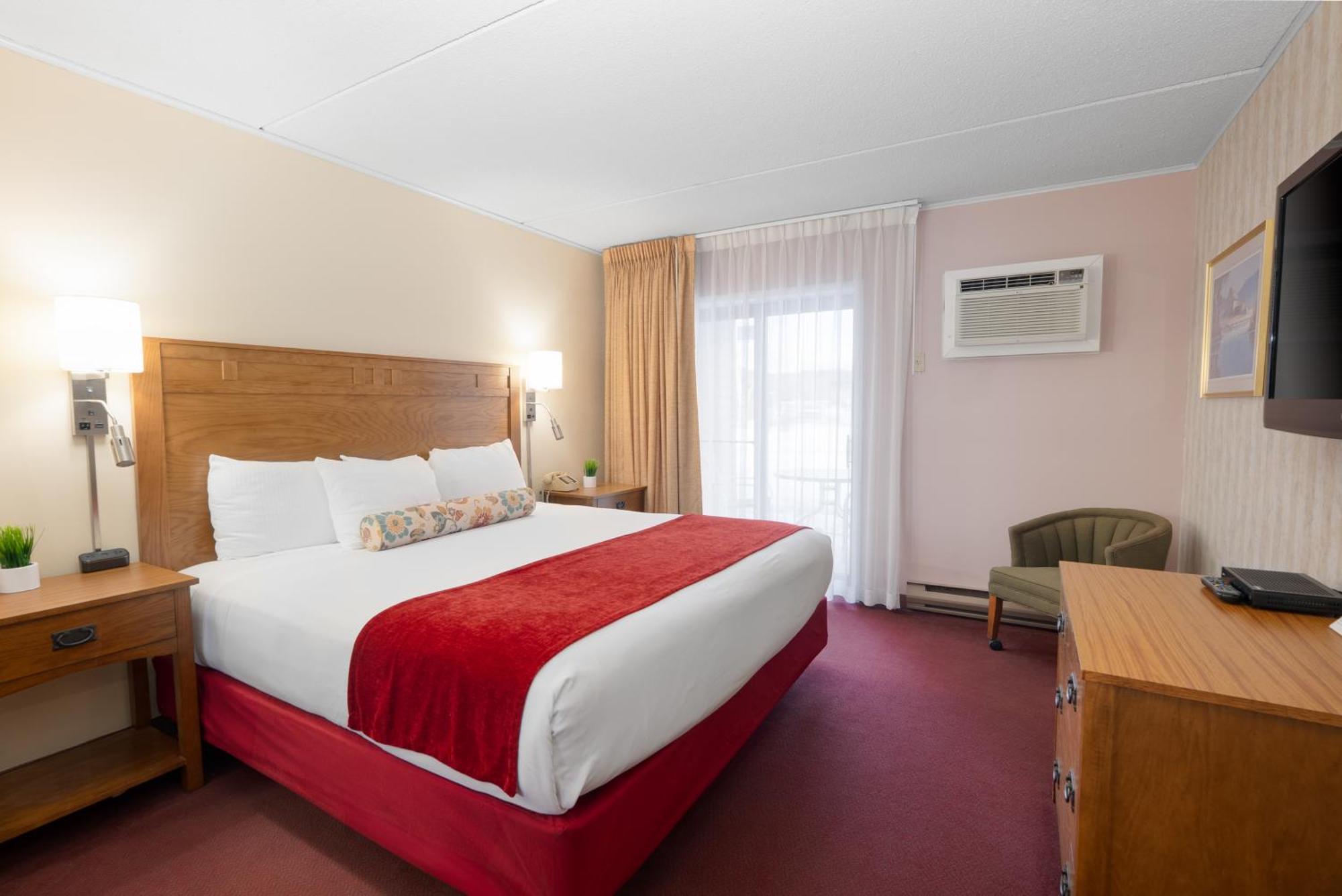 Fireside Inn & Suites Ґілфорд Екстер'єр фото