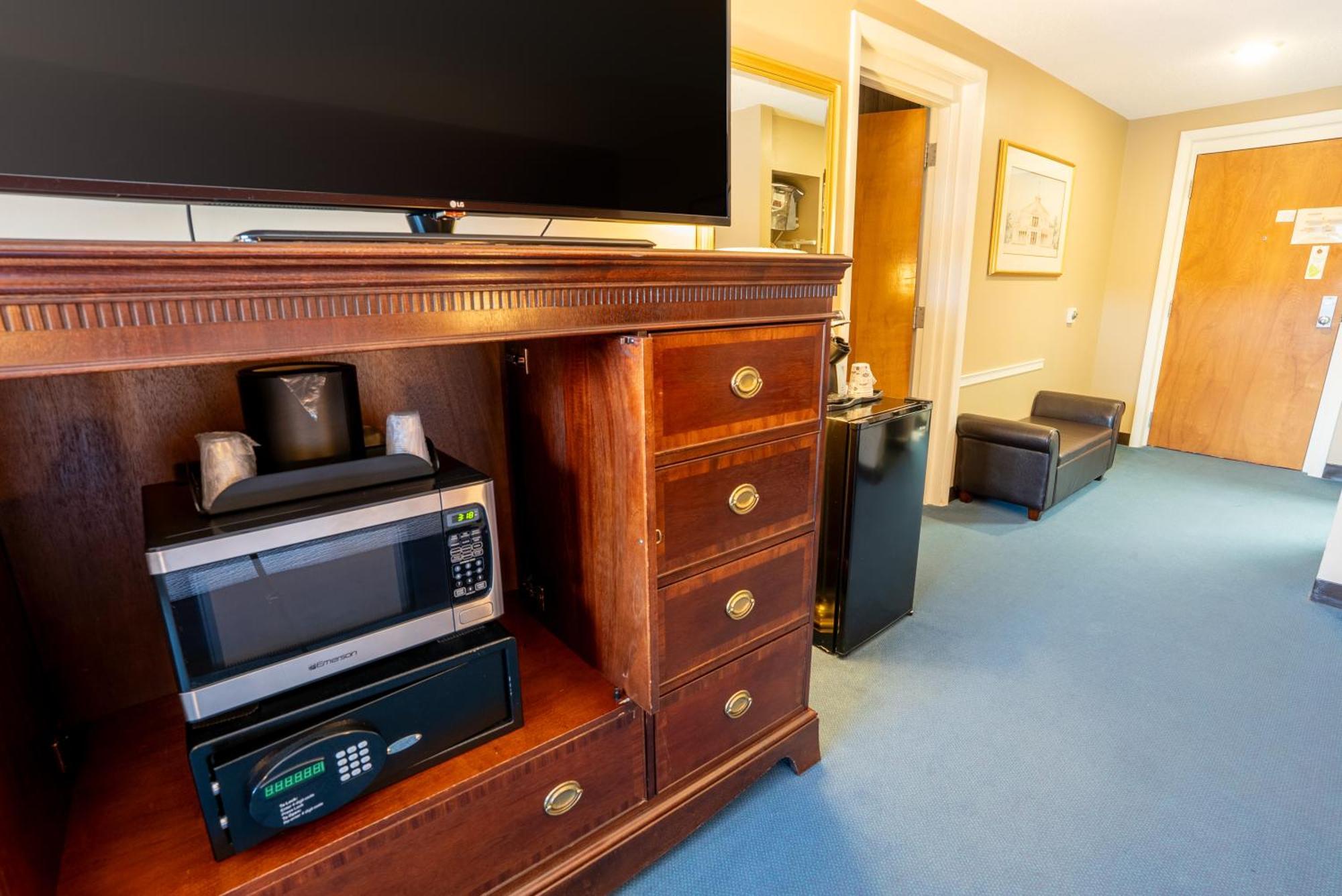 Fireside Inn & Suites Ґілфорд Номер фото